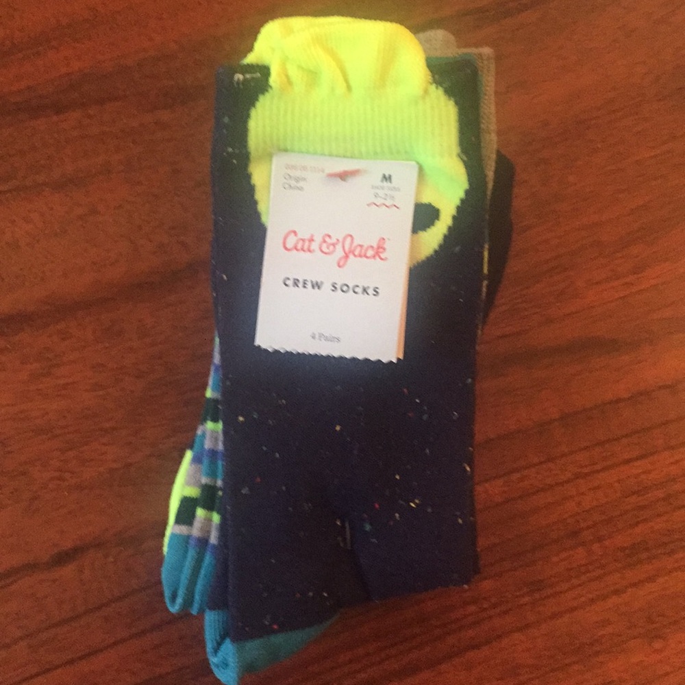 Cat & Jack Boy’s Crew Socks Sz M (shoe sz 9- 2.5) - Picture 4 of 6